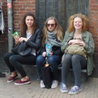 22. In Groningen:  Aleksandra, Aleksandra und Angela - ausruhend.jpg