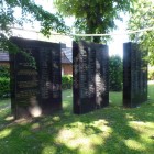 29. Jüdischer Friedhof - Gedenkstelen.jpg